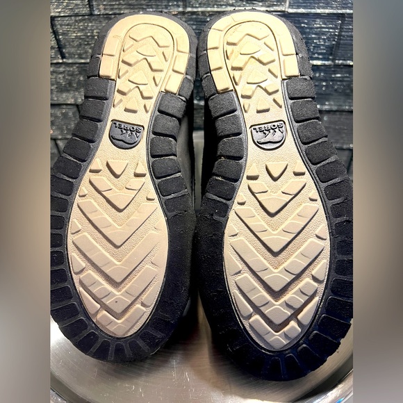 SOREL Kids Black Boots - Picture 5 of 8